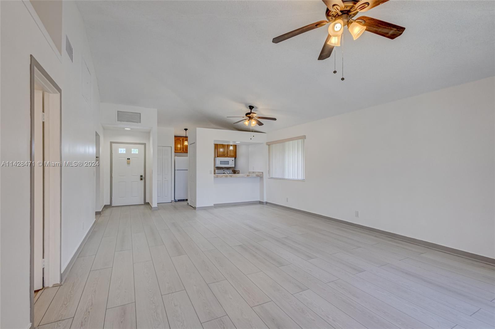 201 Club Dr 201 Property Photo 28