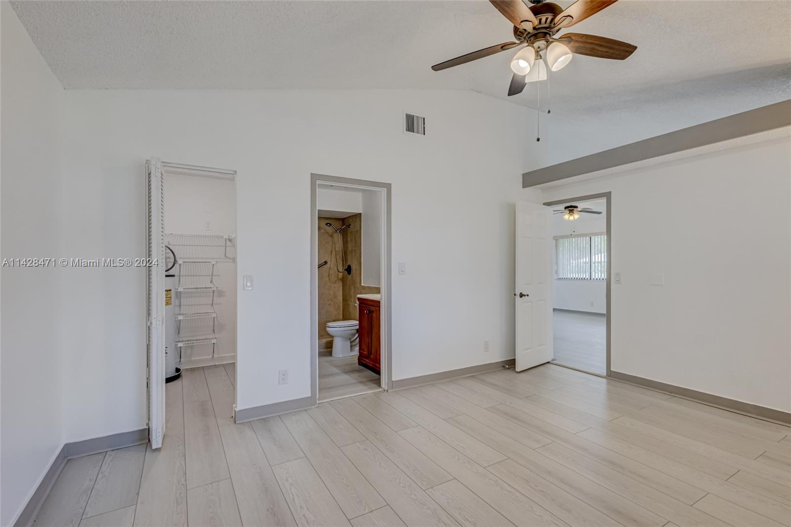 201 Club Dr 201 Property Photo 29