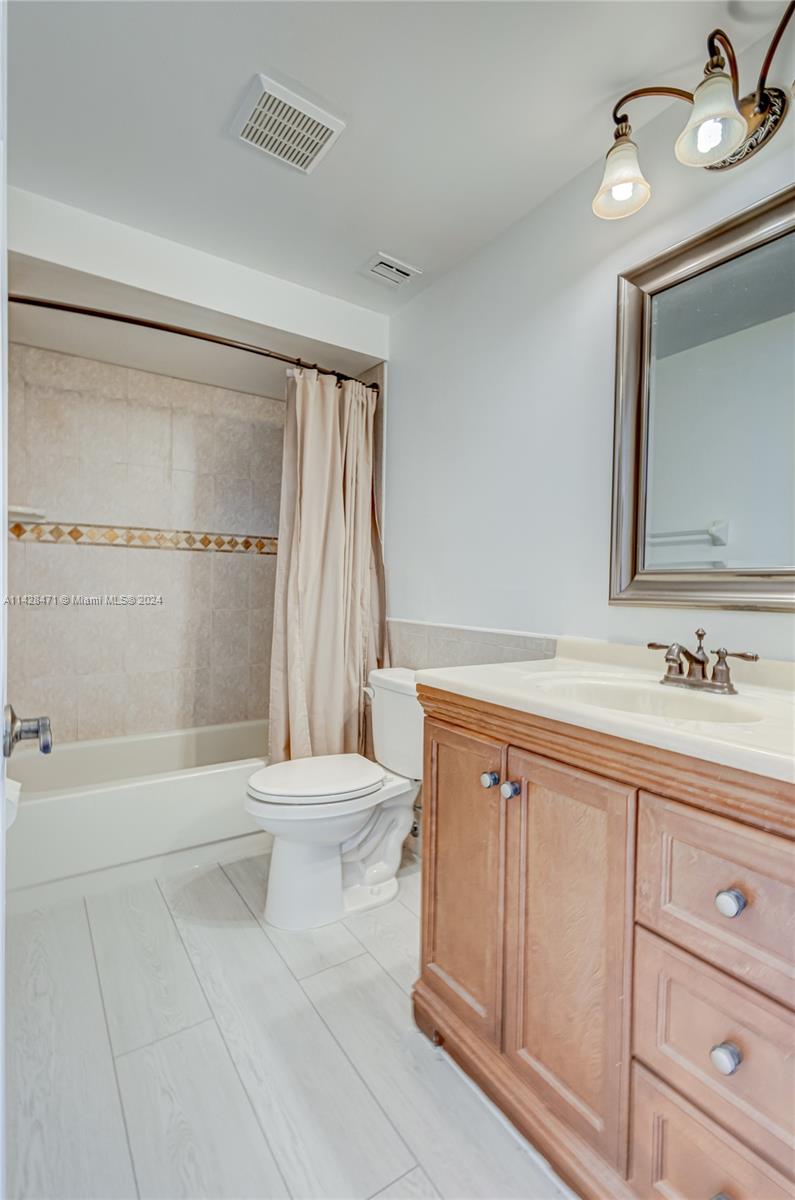 201 Club Dr 201 Property Photo 39