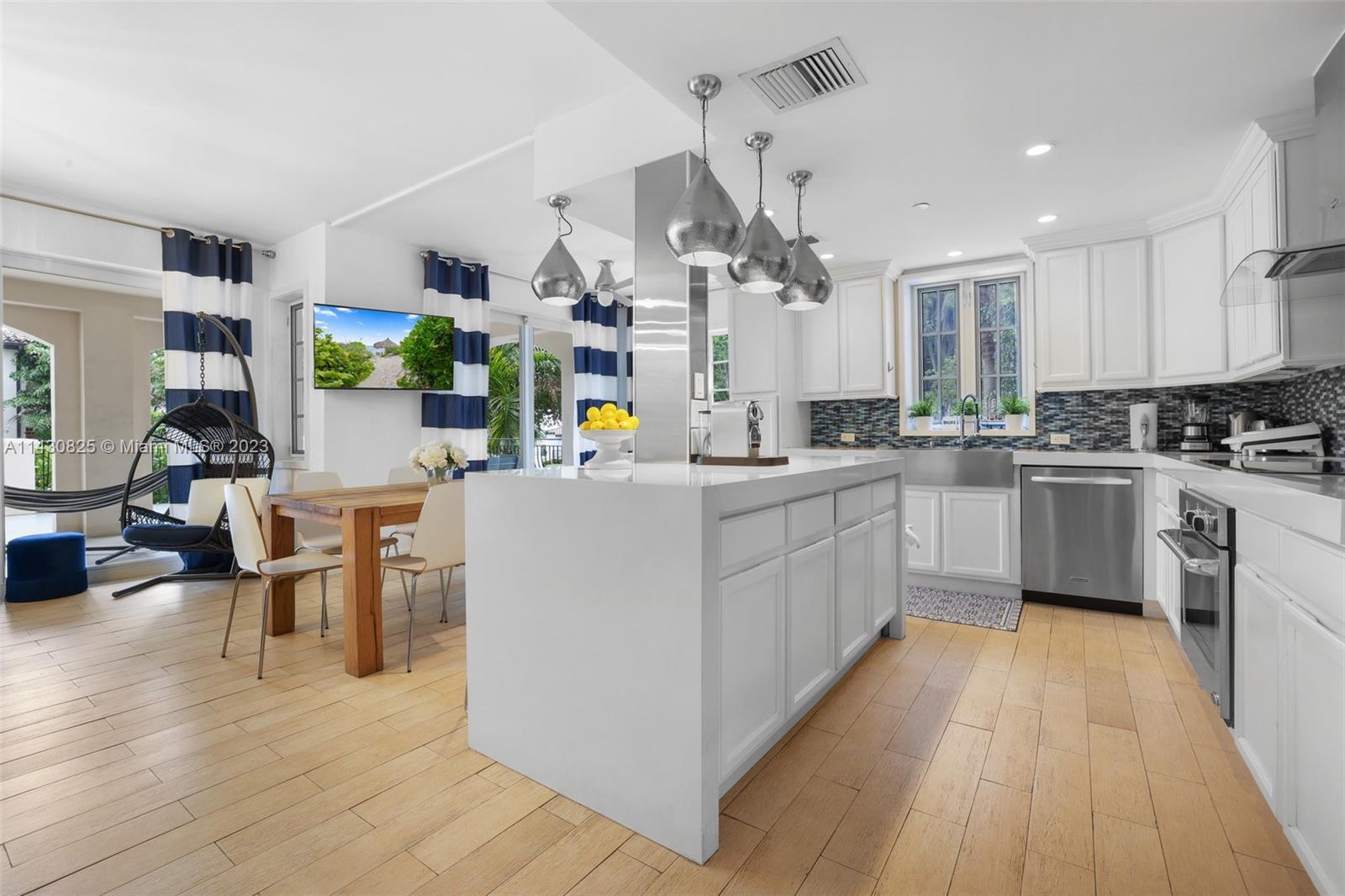 19116 Fisher Island Dr 19116 Property Photo 6