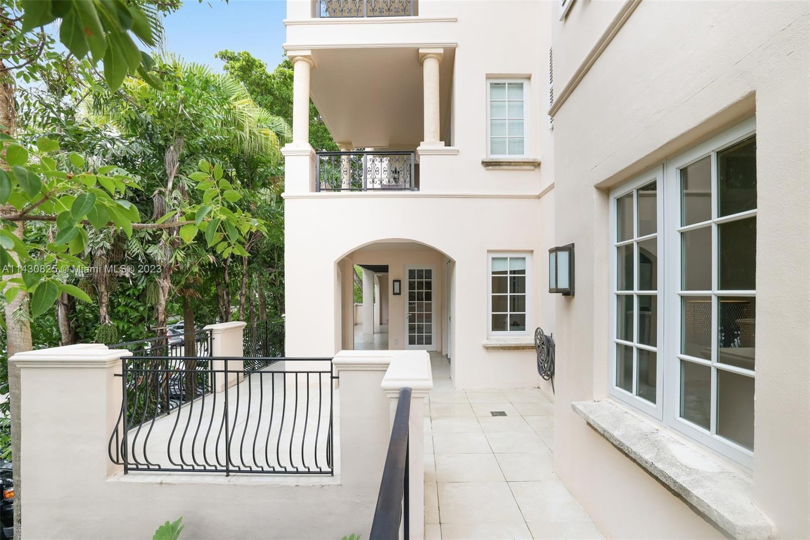 19116 Fisher Island Dr 19116 Property Photo 14