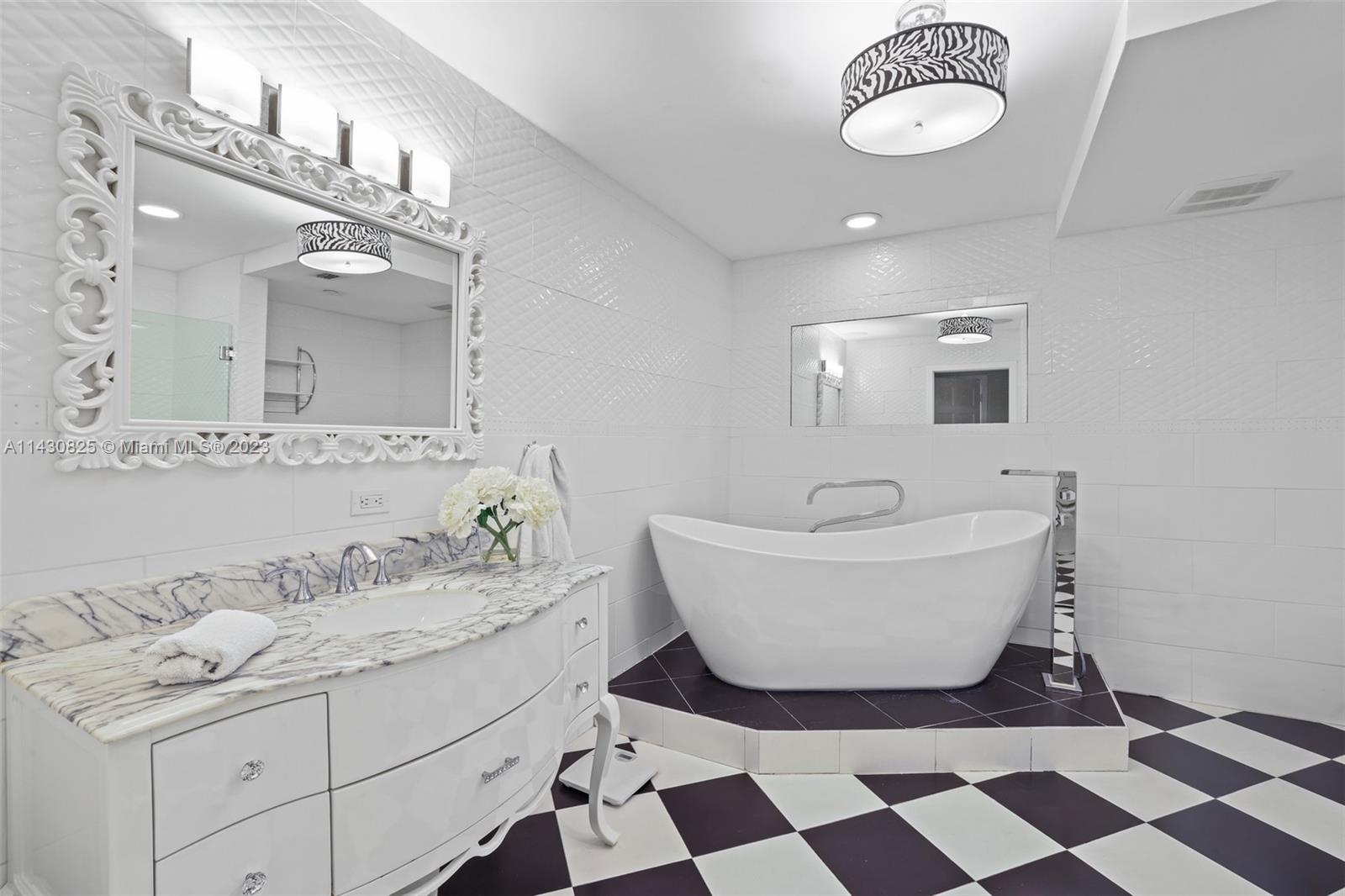 19116 Fisher Island Dr 19116 Property Photo 19