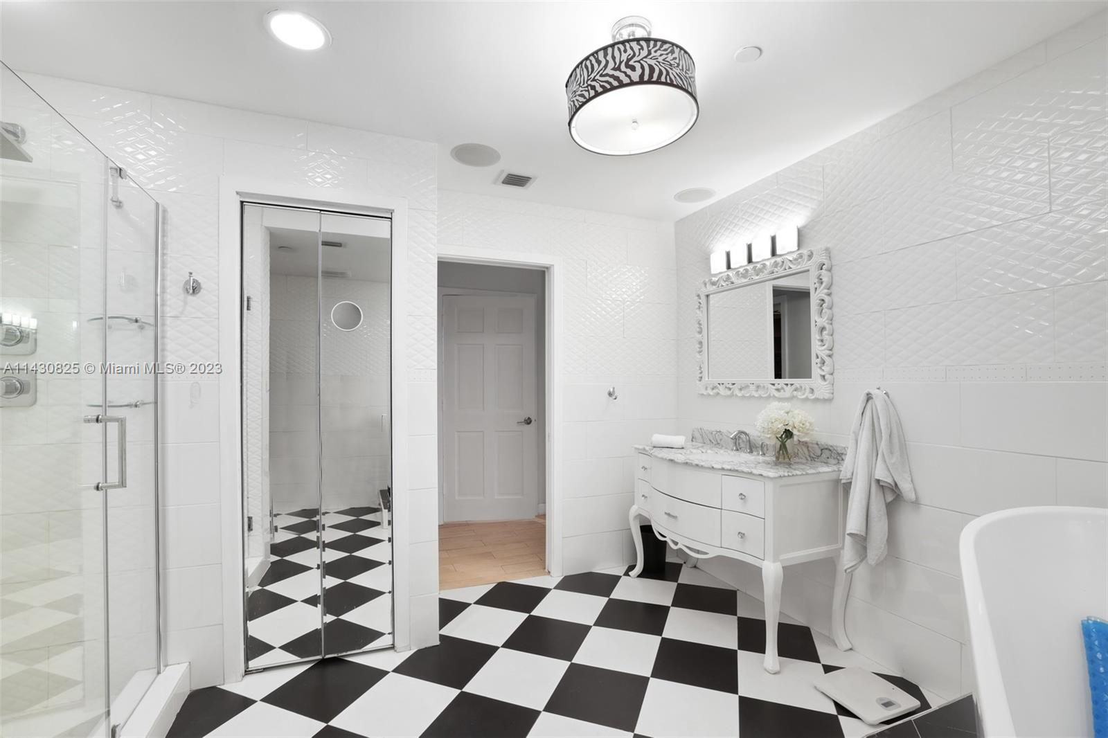 19116 Fisher Island Dr 19116 Property Photo 20
