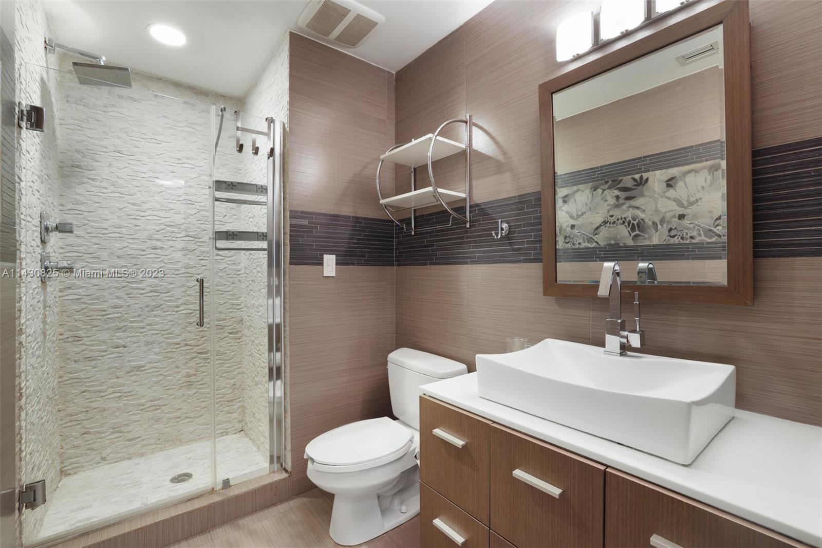 19116 Fisher Island Dr 19116 Property Photo 26