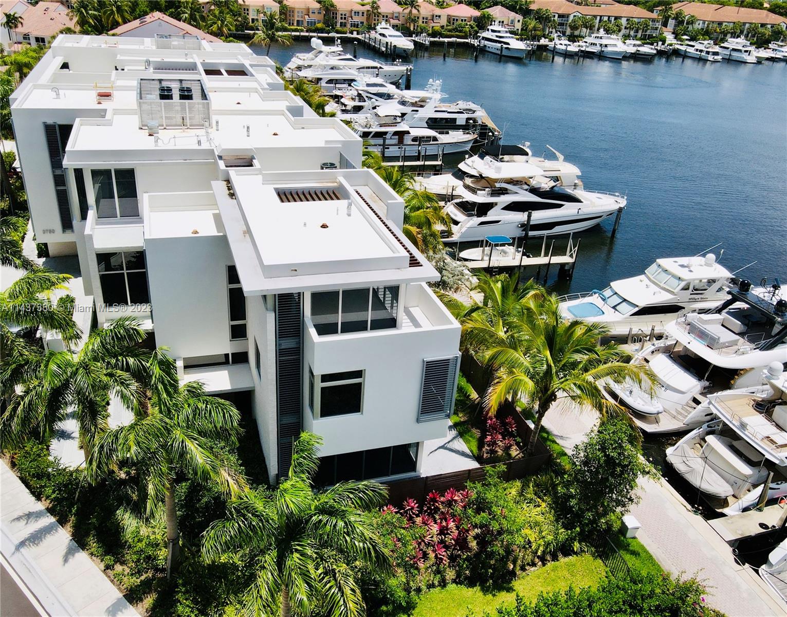 3750 Yacht Club Dr Th6 Property Photo 1