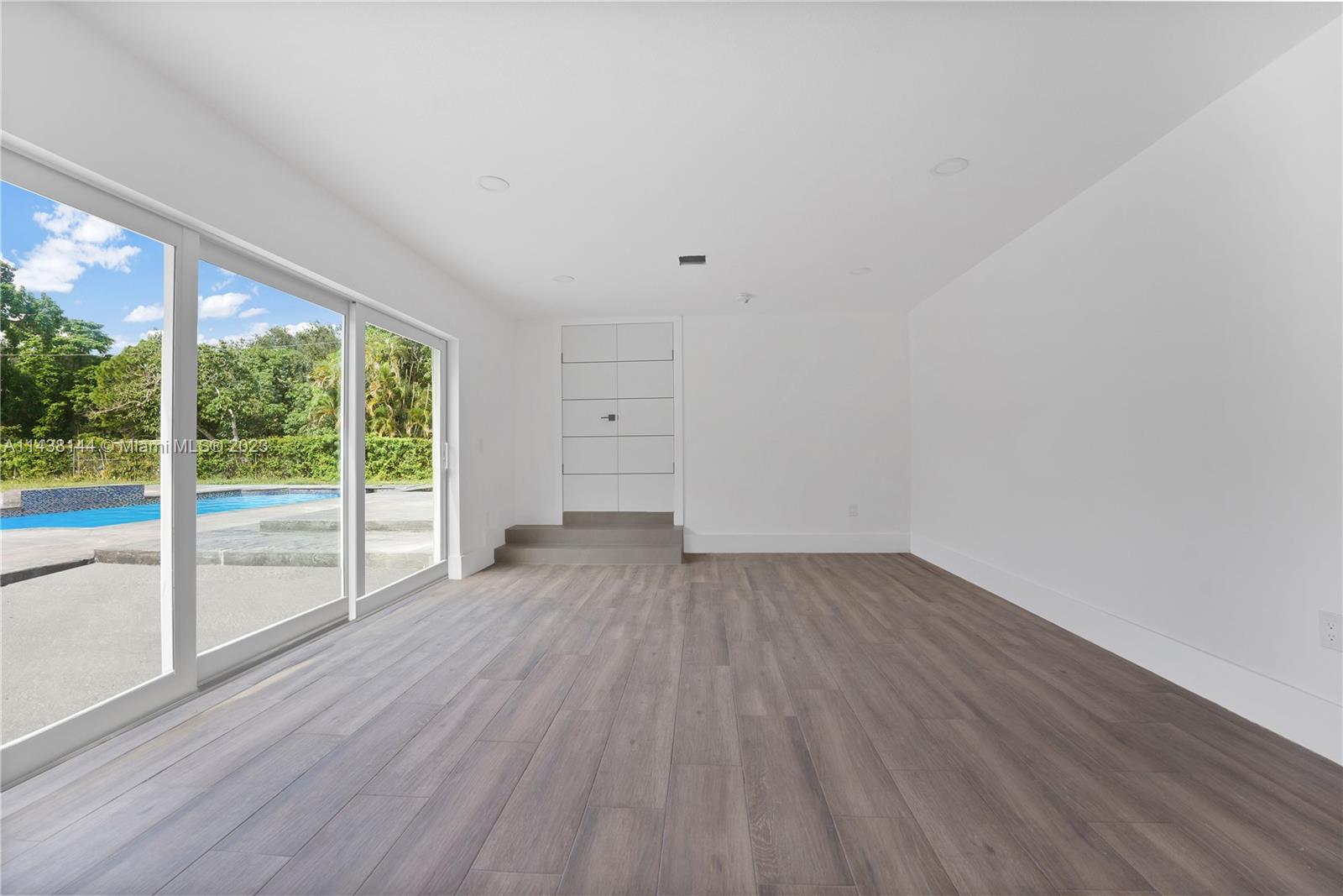 13780 N Miami Ave Property Photo 3