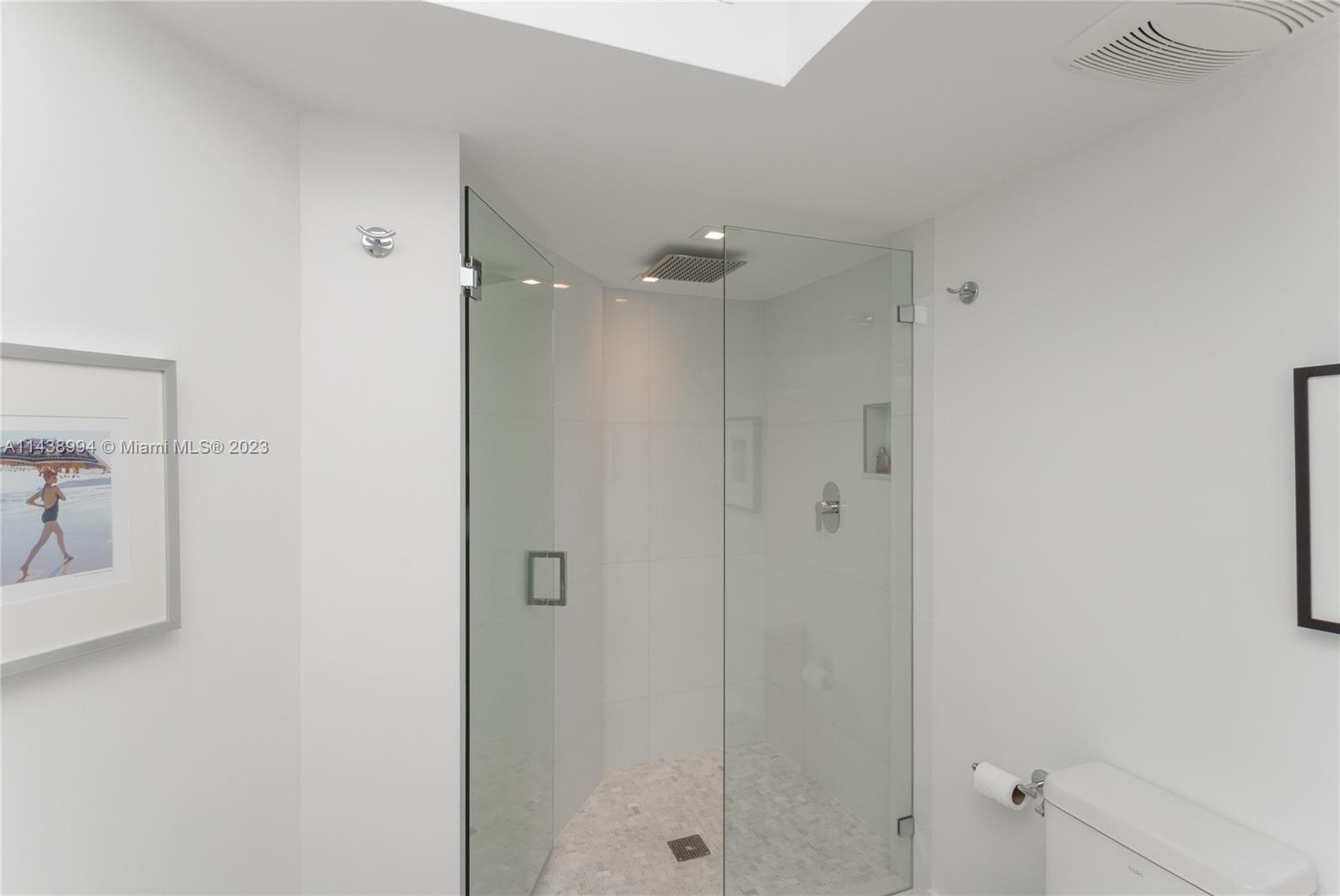 6301 Collins Ave 3006 Property Photo 21