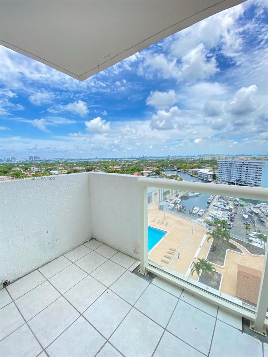 13499 Biscayne Blvd 1408 Property Photo 3