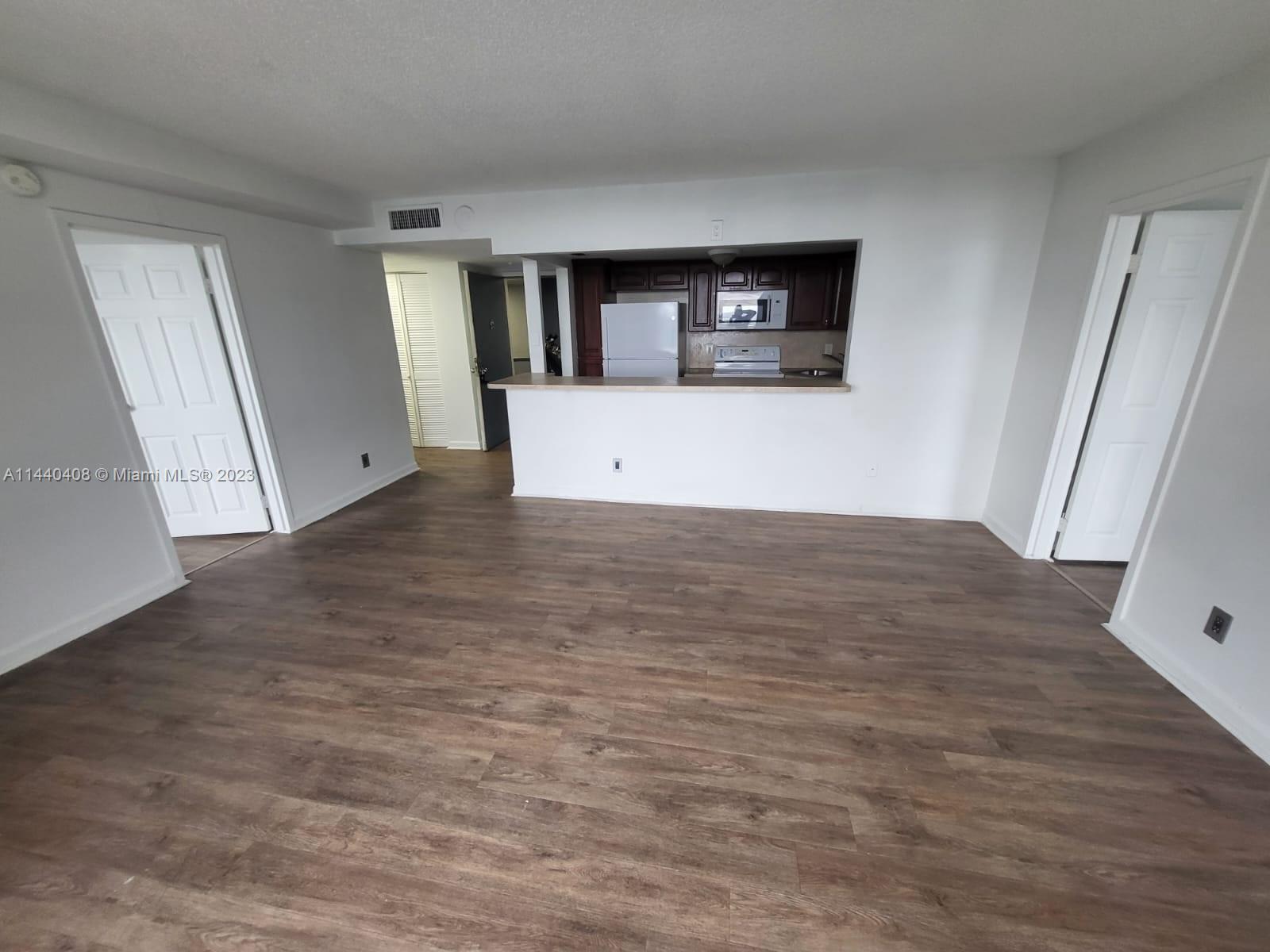 13499 Biscayne Blvd 1408 Property Photo 6