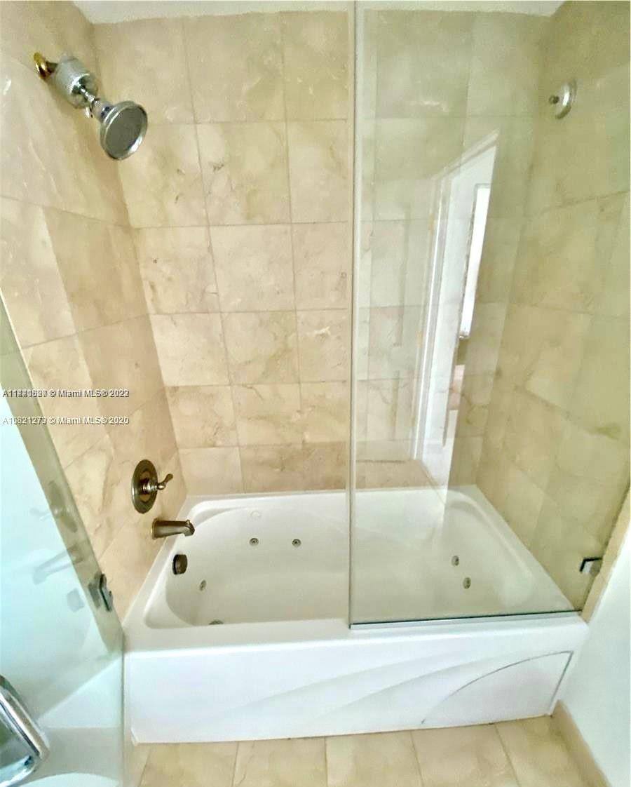 6365 Collins Ave 3010 Property Photo 24
