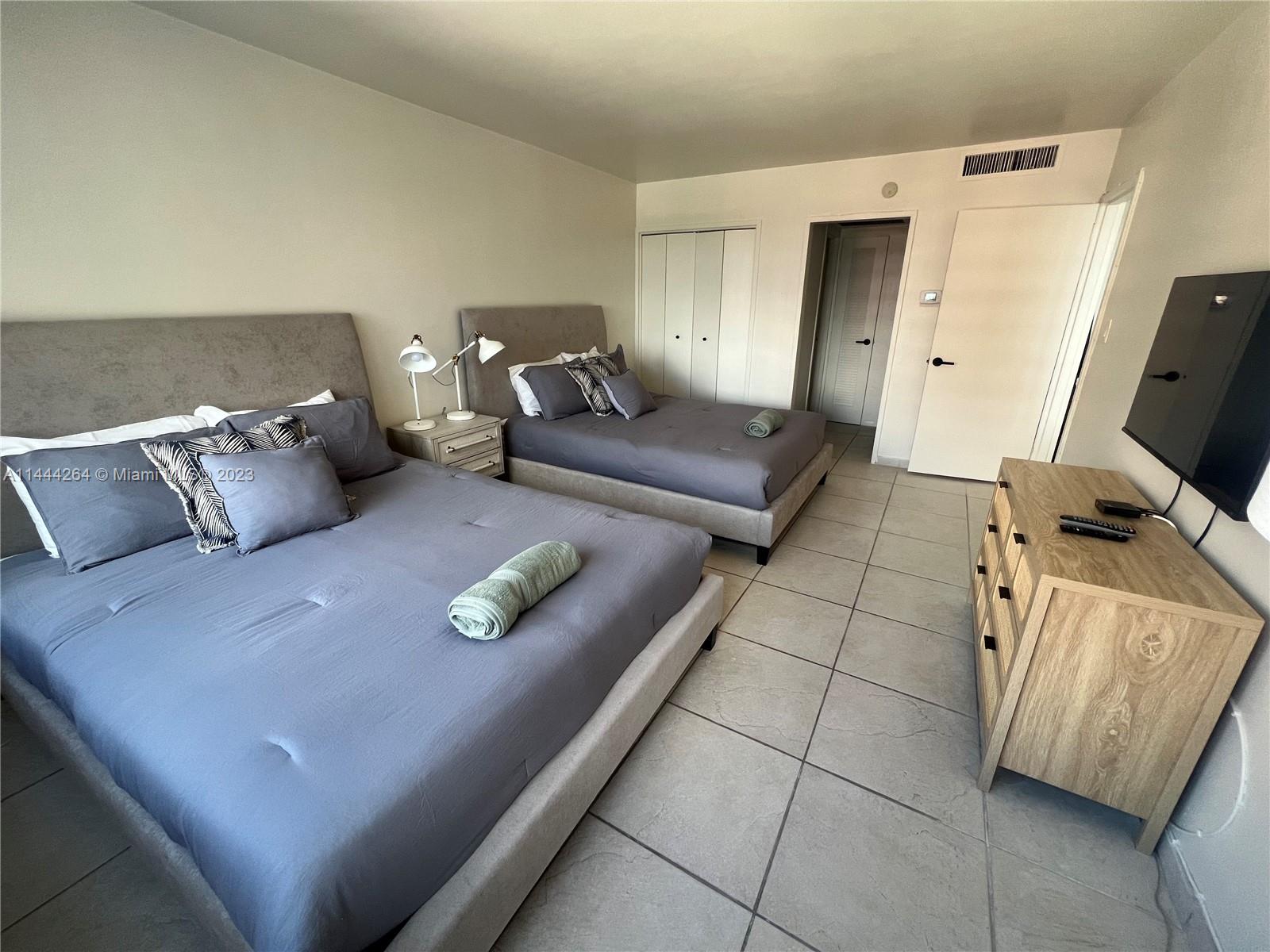 5161 Collins Ave 1211 Property Photo 6