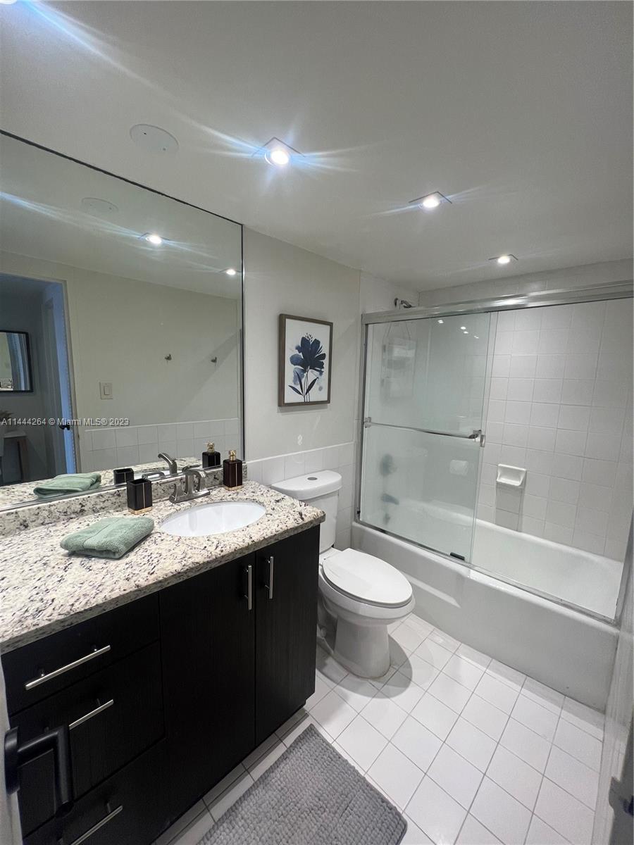 5161 Collins Ave 1211 Property Photo 9