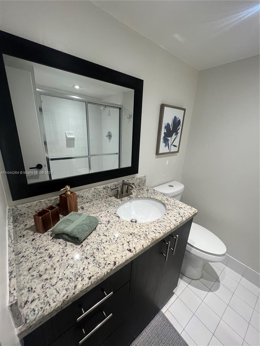 5161 Collins Ave 1211 Property Photo 11