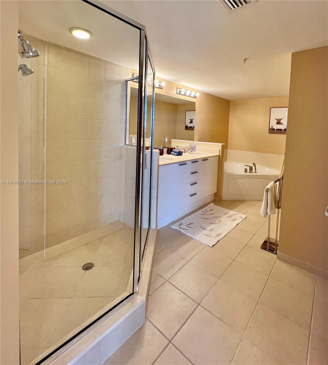 16699 Collins Ave 2501 Property Photo 21