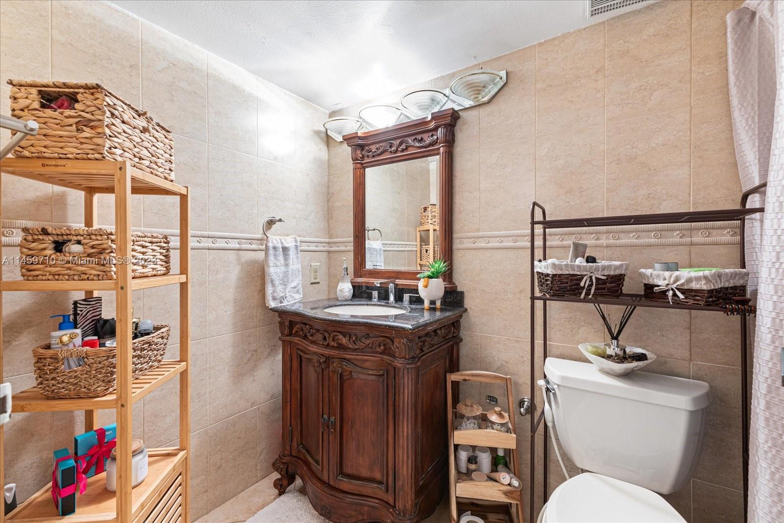 7601 E Treasure Dr 2404 Property Photo 6