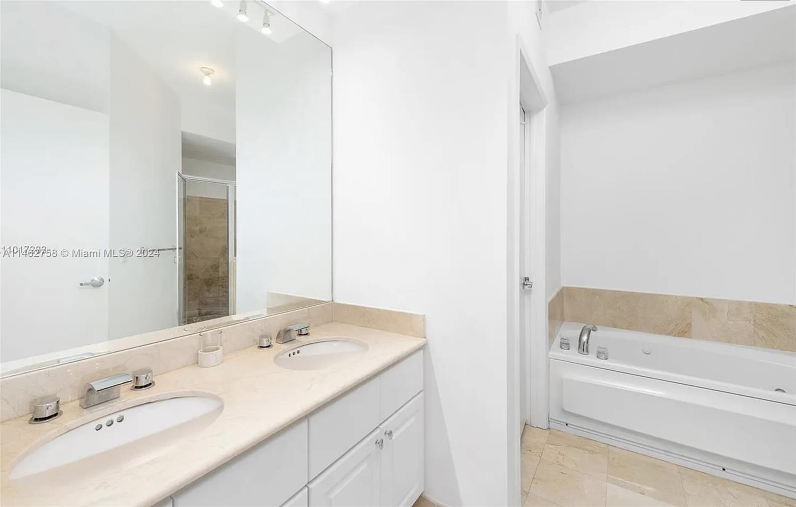 1 Century Ln 209 Property Photo 8