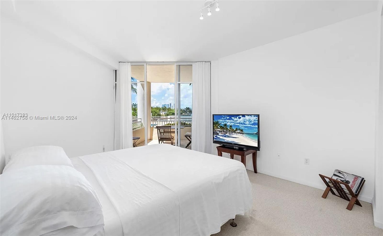 1 Century Ln 209 Property Photo 9