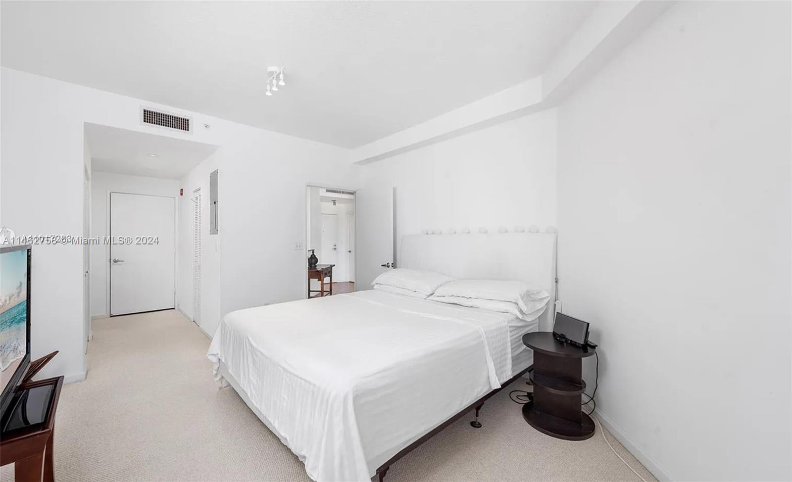 1 Century Ln 209 Property Photo 10