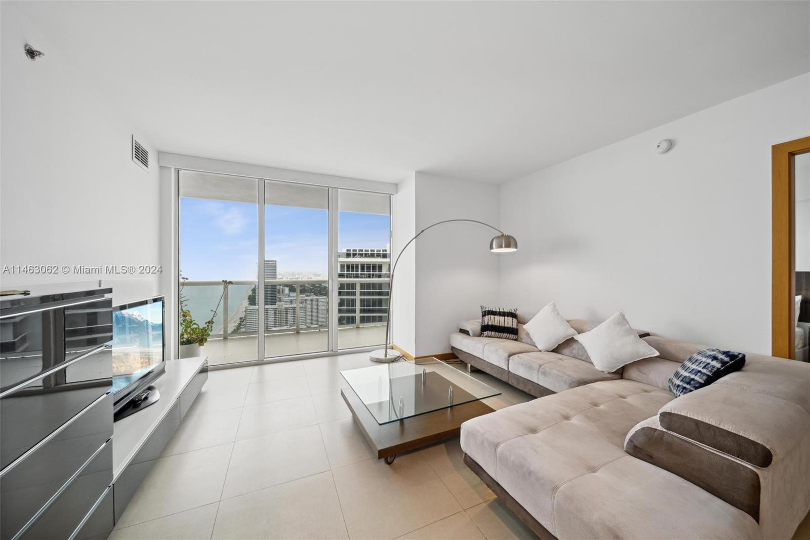 1830 S Ocean Dr 4404 Property Photo 2