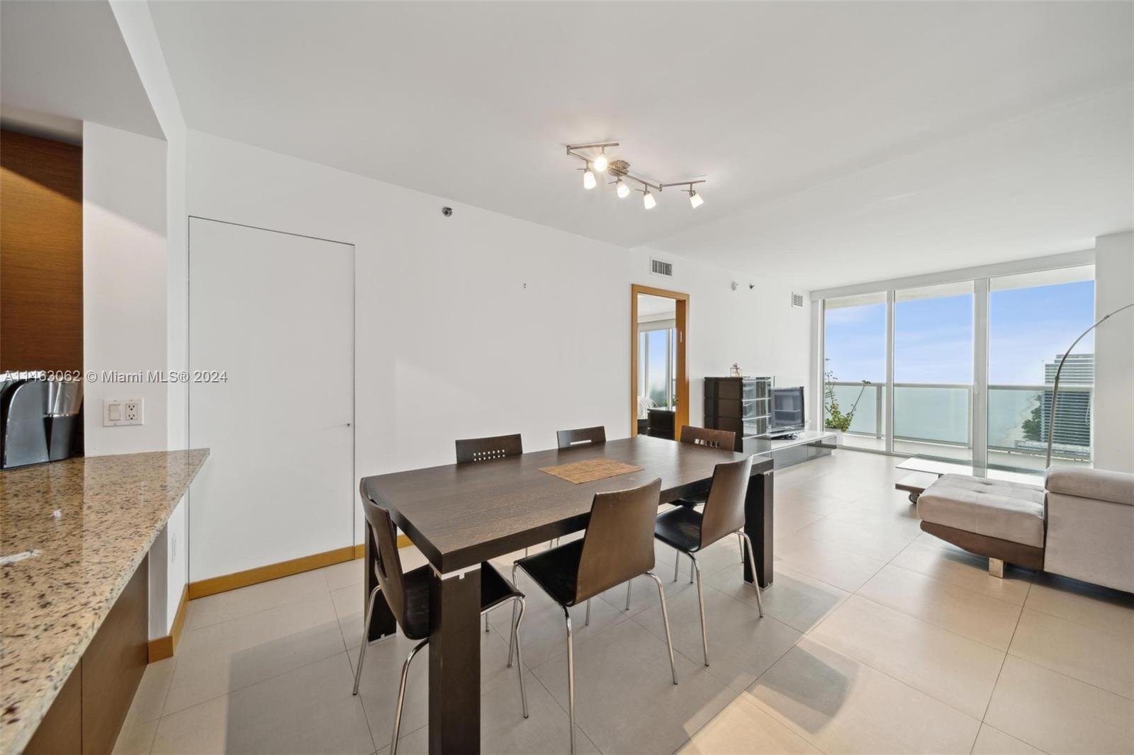 1830 S Ocean Dr 4404 Property Photo 8