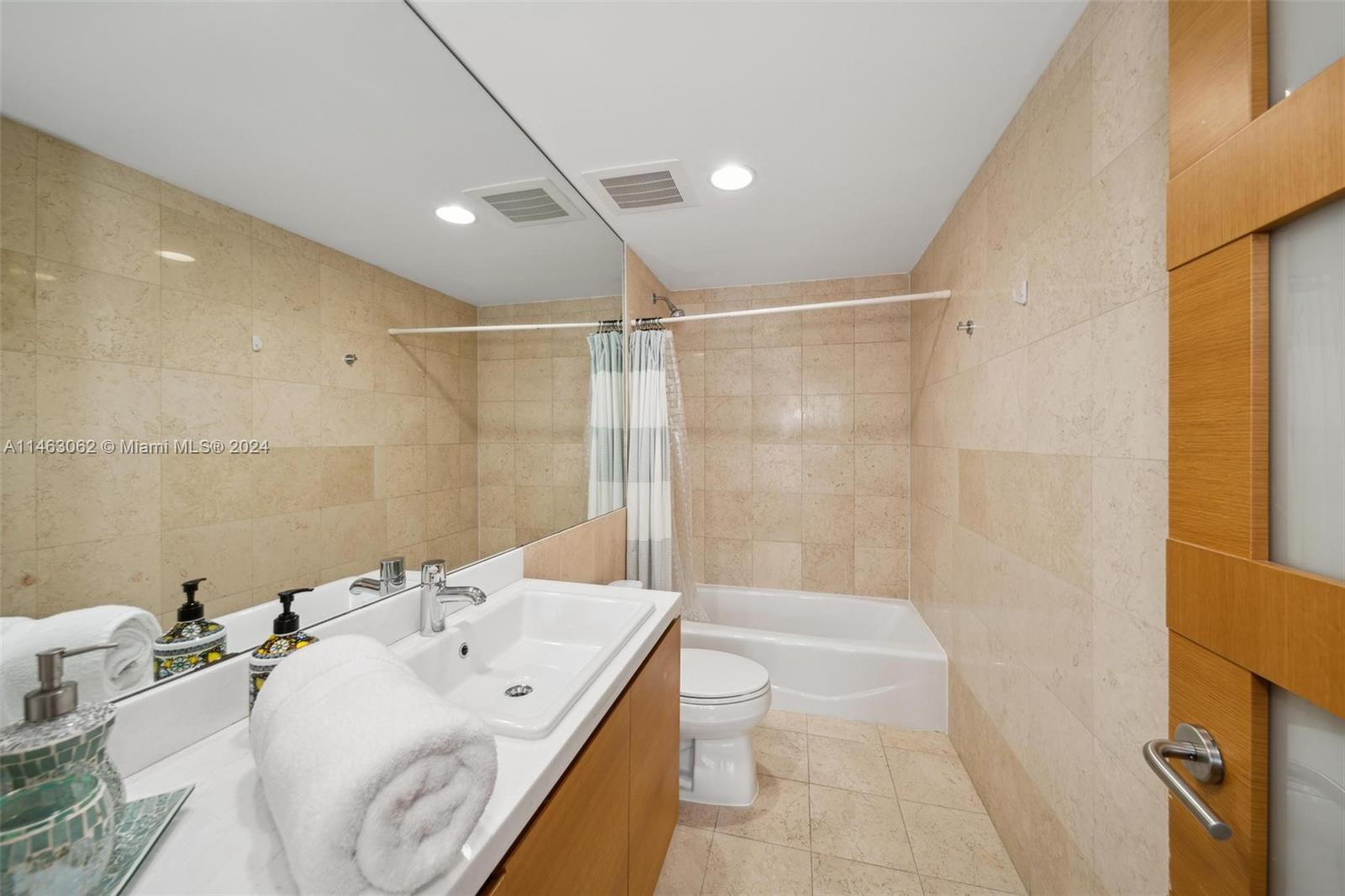 1830 S Ocean Dr 4404 Property Photo 24