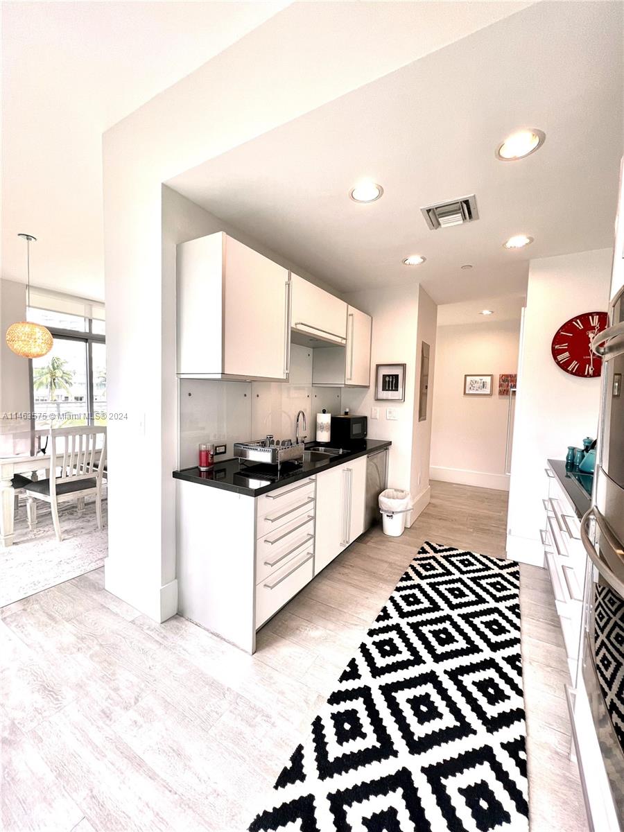 6101 Aqua Ave 303 Property Photo 15
