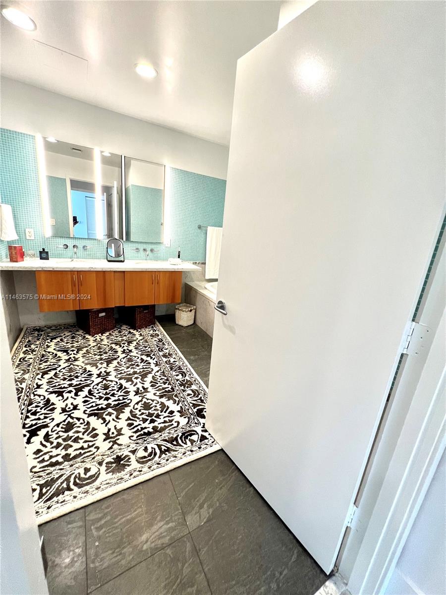 6101 Aqua Ave 303 Property Photo 20