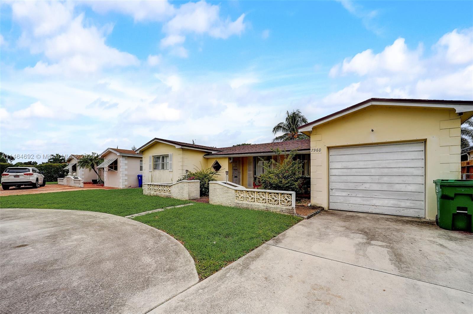 A11464692 Property Photo 1