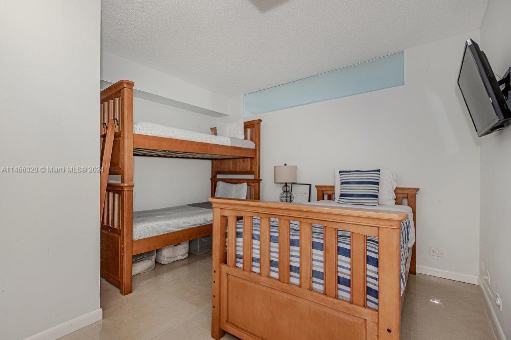 2301 Collins Ave 803 Property Photo 15