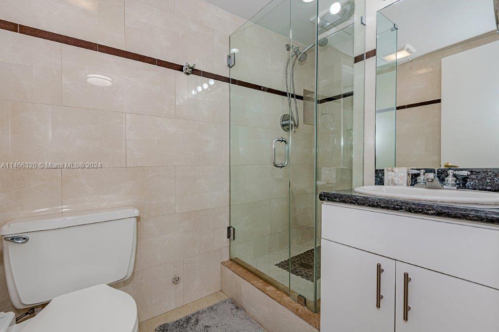 2301 Collins Ave 803 Property Photo 21