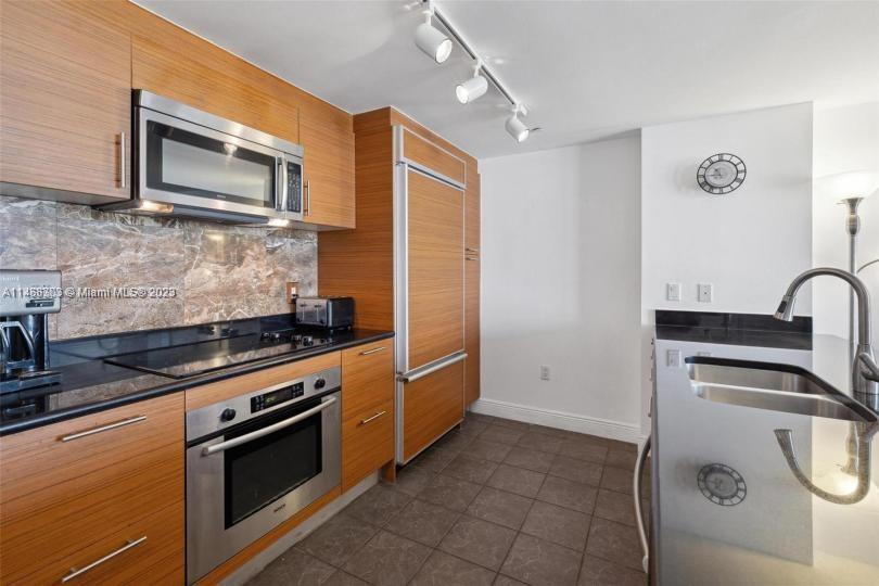 50 Biscayne Blvd 2111 Property Photo 5