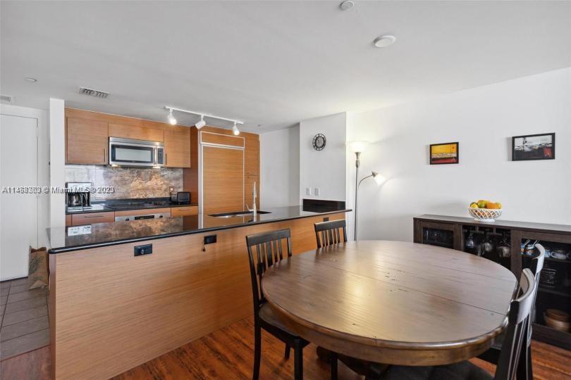 50 Biscayne Blvd 2111 Property Photo 9