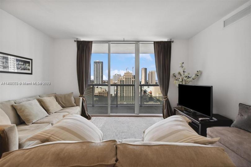 50 Biscayne Blvd 2111 Property Photo 17