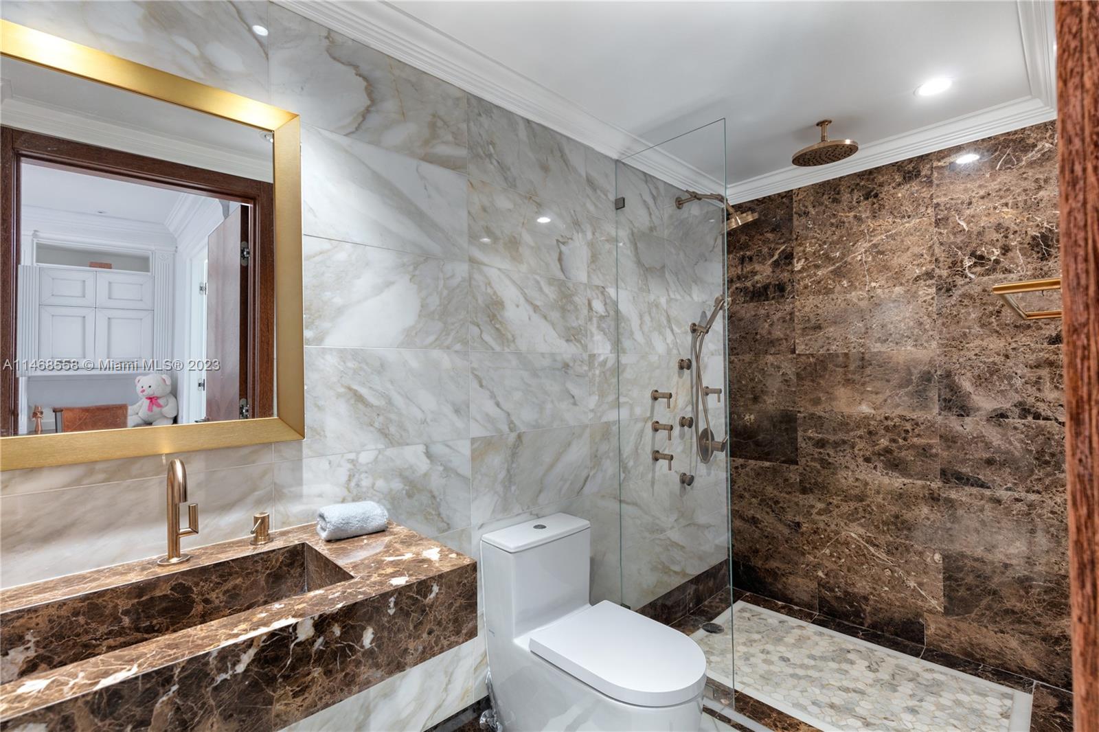 888 Brickell Key Dr 2801 Property Photo 10