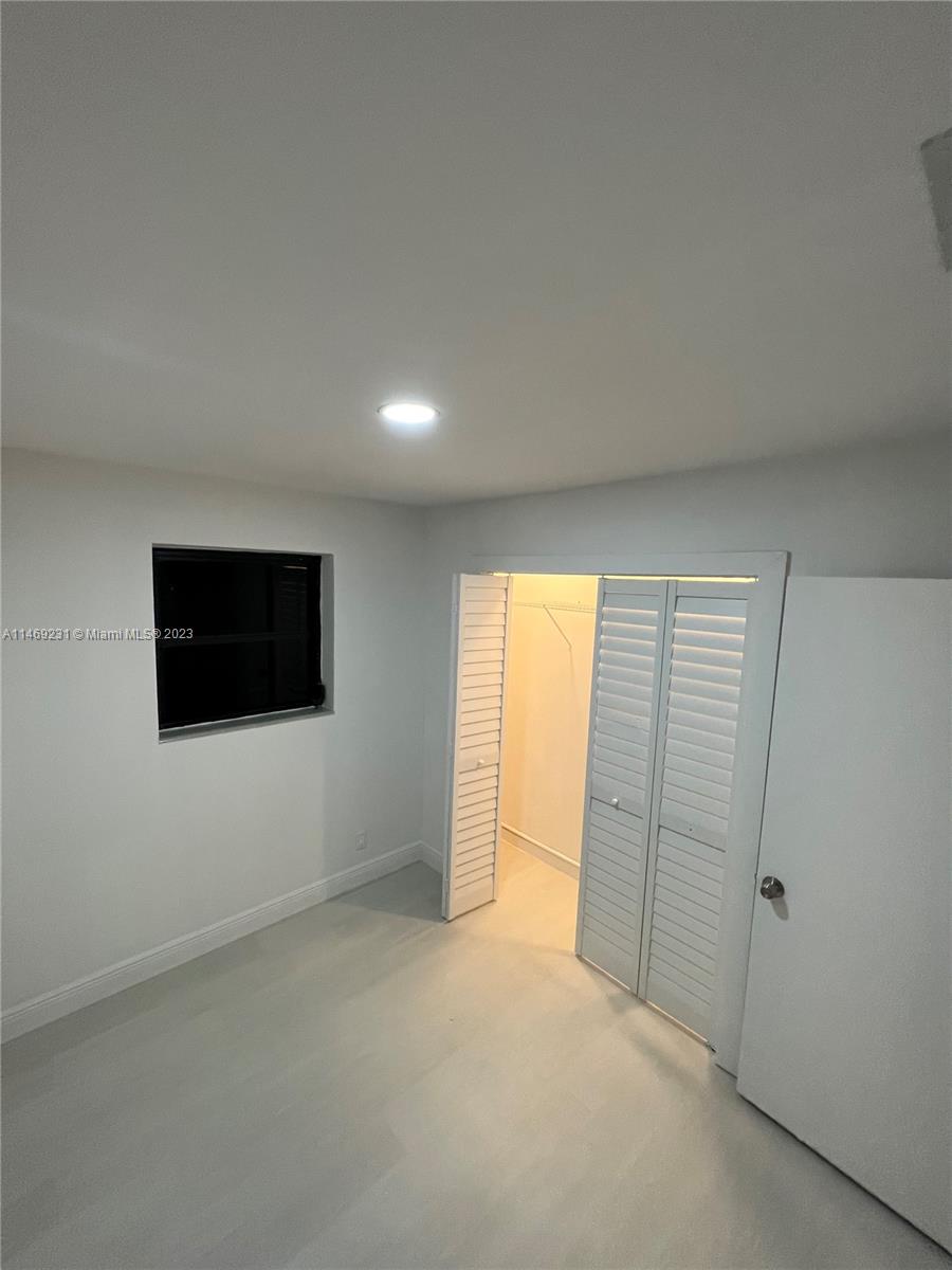 1309 E River Dr Property Photo 4