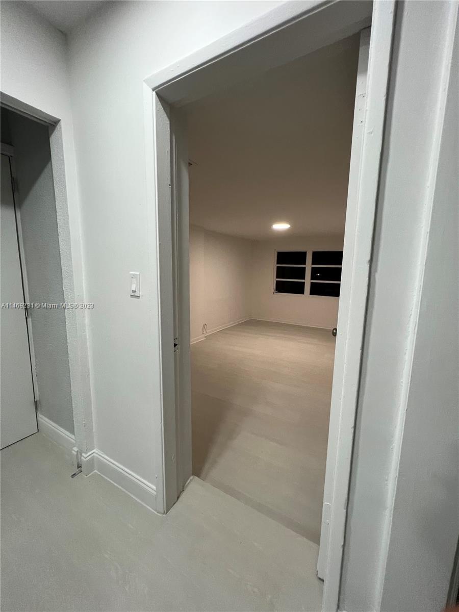 1309 E River Dr Property Photo 7