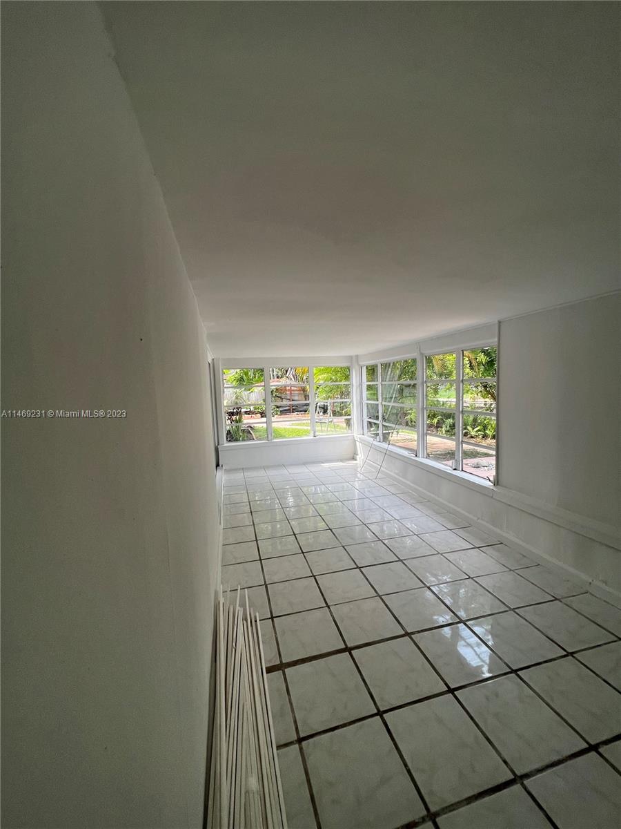 1309 E River Dr Property Photo 15