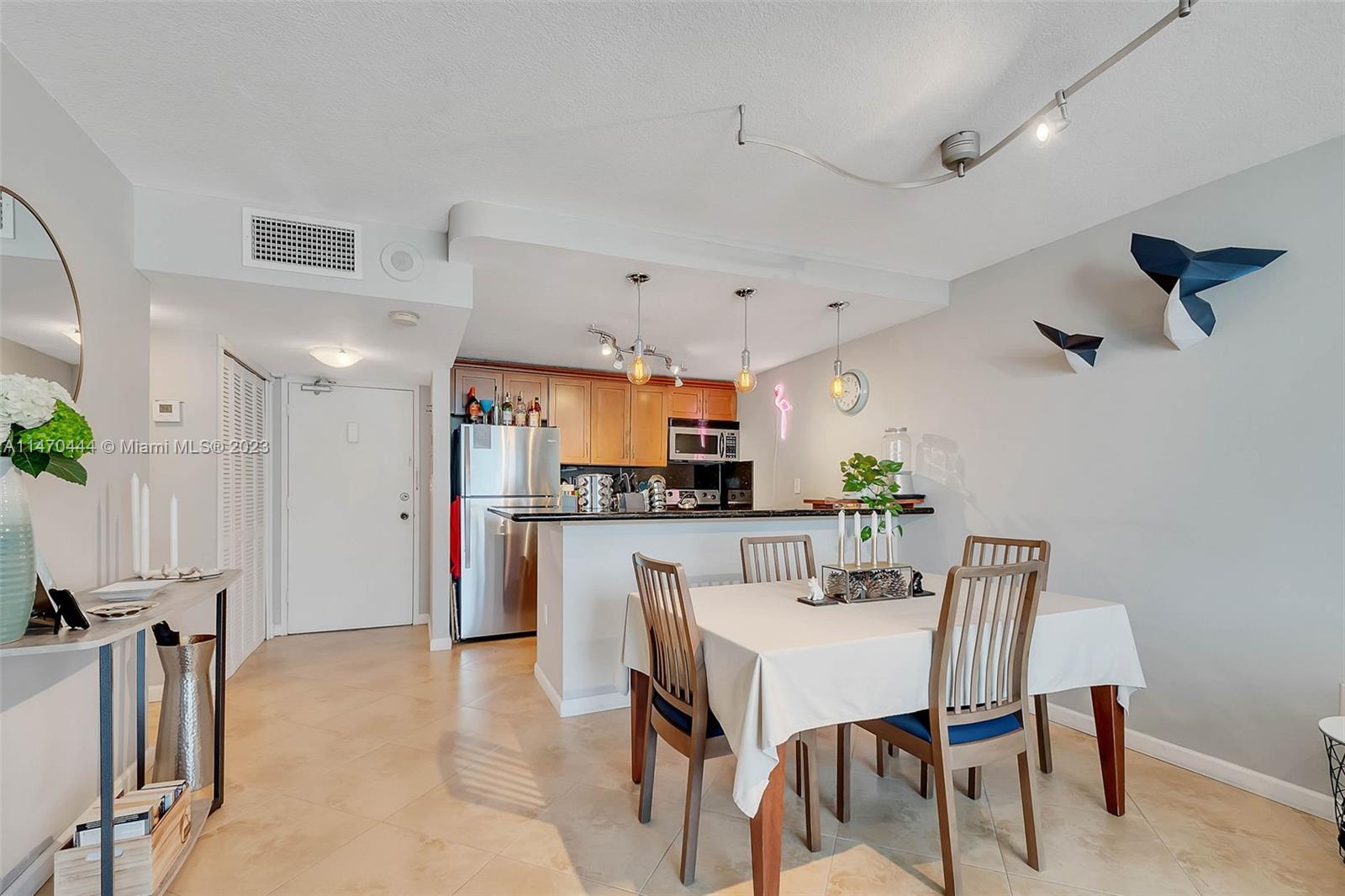 465 Ocean Dr 804 Property Photo 5