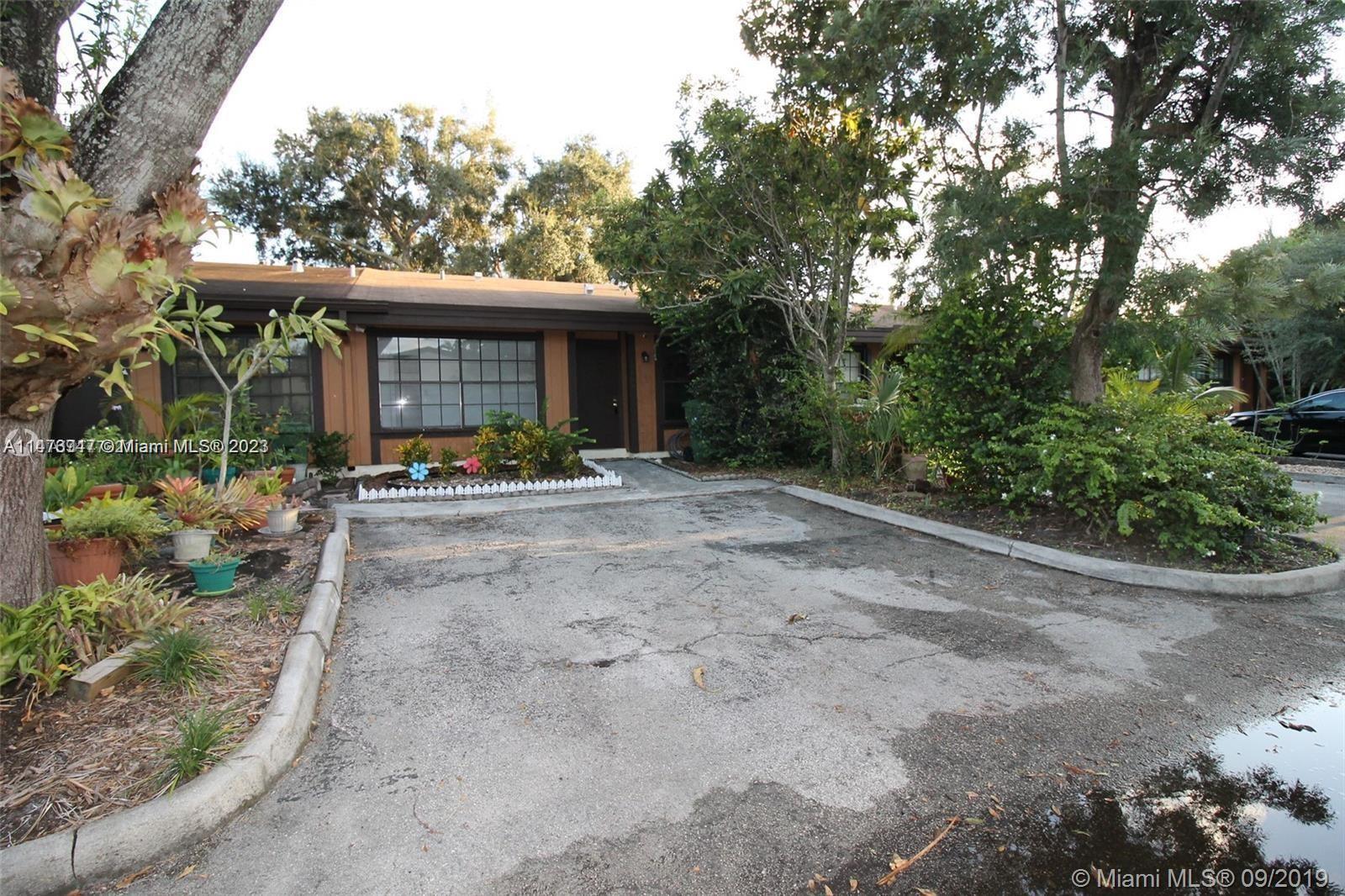 10480 Buttonwood Ave 10480 Property Photo 1