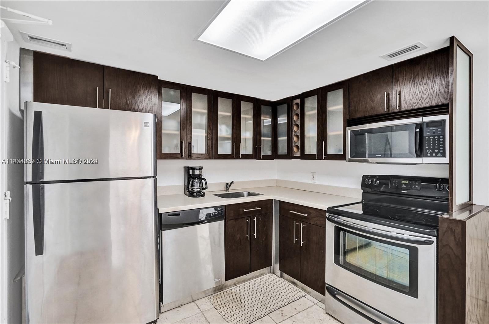 5151 Collins Ave 1035 Property Photo 12