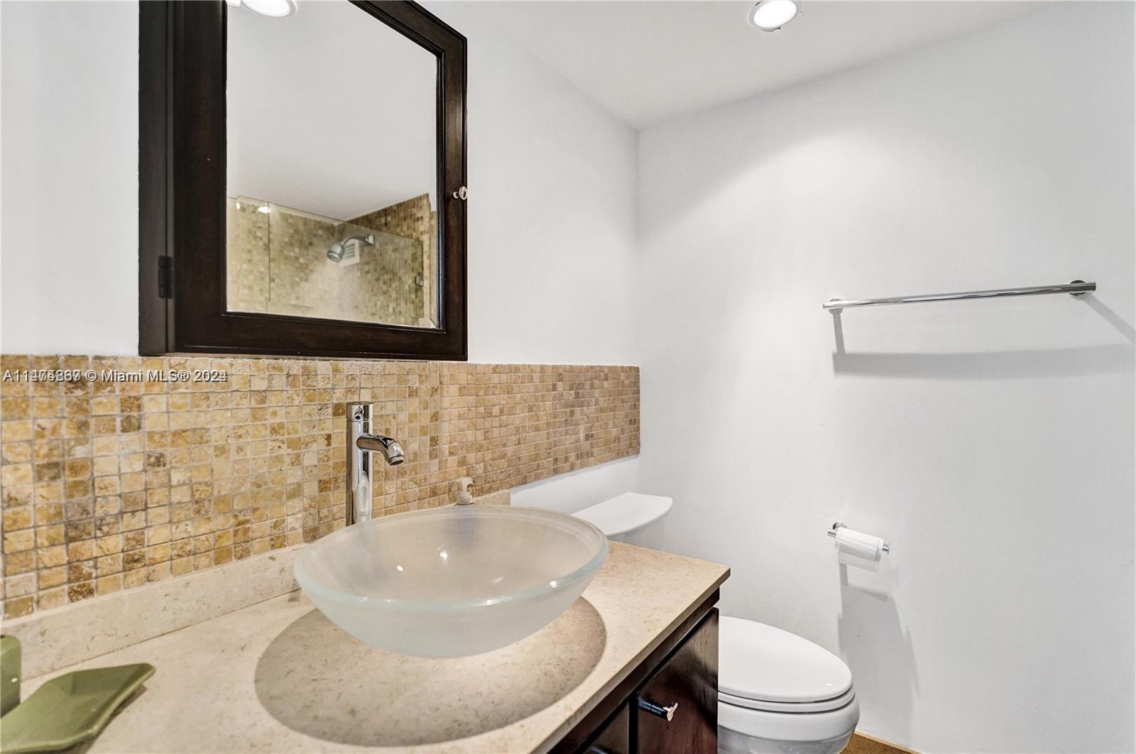 5151 Collins Ave 1035 Property Photo 21