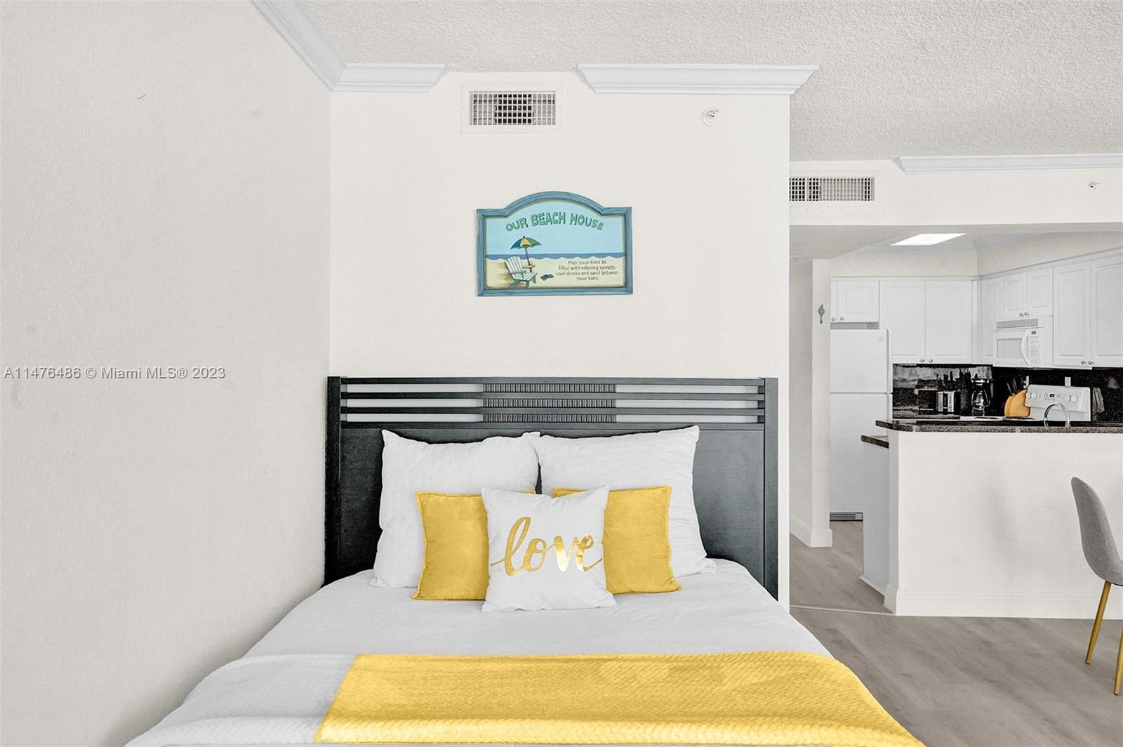 2501 S Ocean Dr 904 (available Apr 11) Property Photo 8