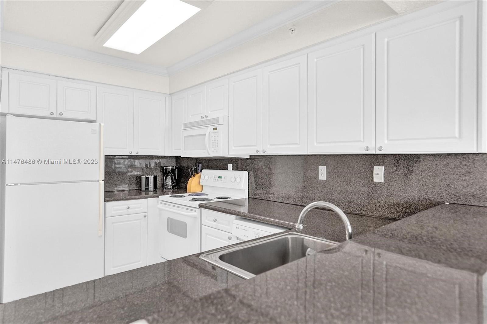 2501 S Ocean Dr 904 (available Apr 11) Property Photo 9