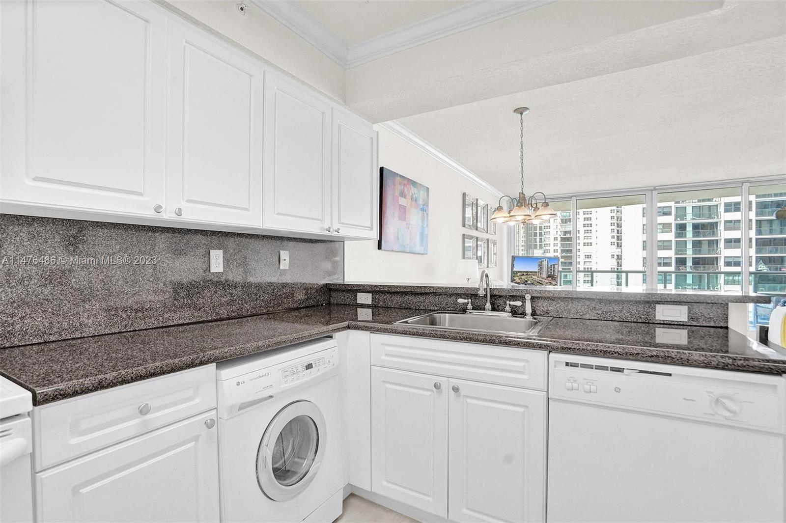 2501 S Ocean Dr 904 (available Apr 11) Property Photo 16