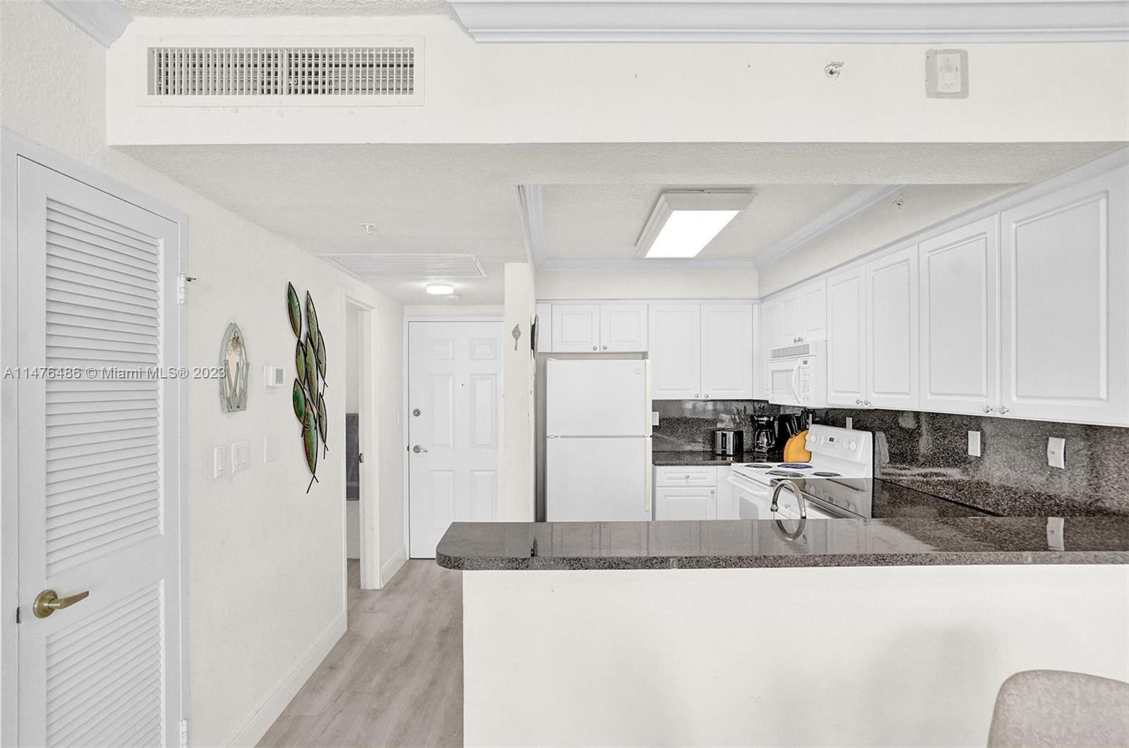 2501 S Ocean Dr 904 (available Apr 11) Property Photo 31