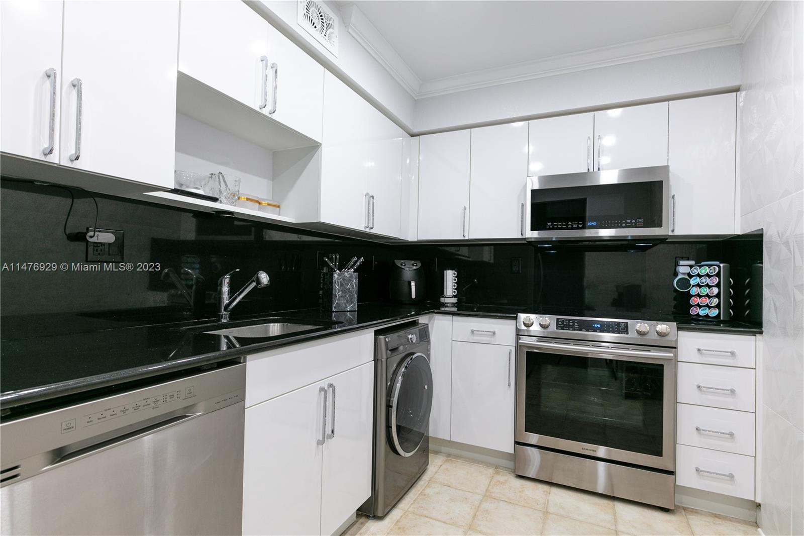 2501 S Ocean Dr 718 (available May 5) Property Photo 10