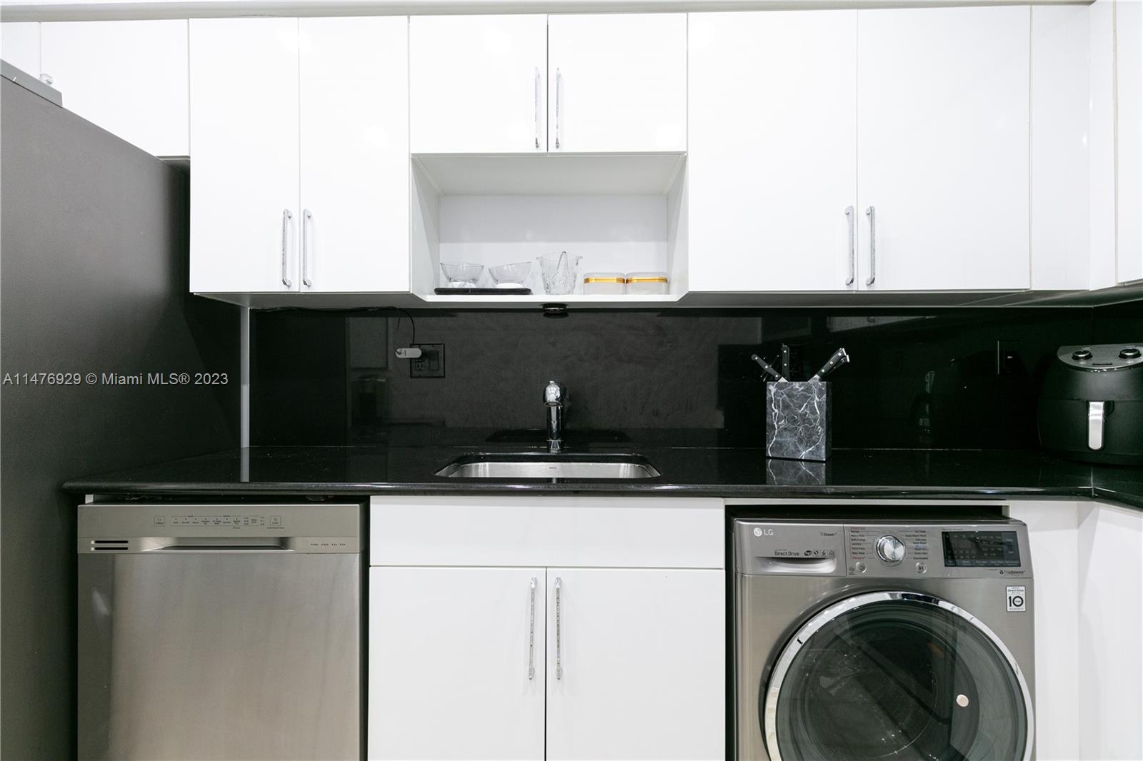 2501 S Ocean Dr 718 (available May 5) Property Photo 11