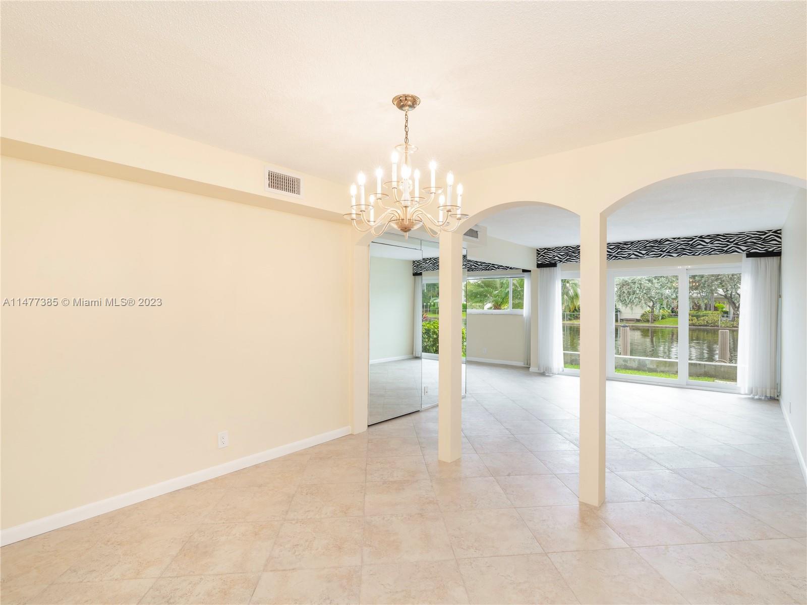 535 Hendricks Isle 105 Property Photo 2