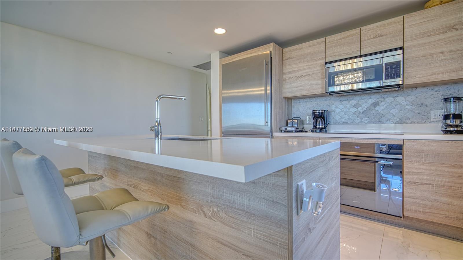 16385 Biscayne Blvd 1415 Property Photo 4