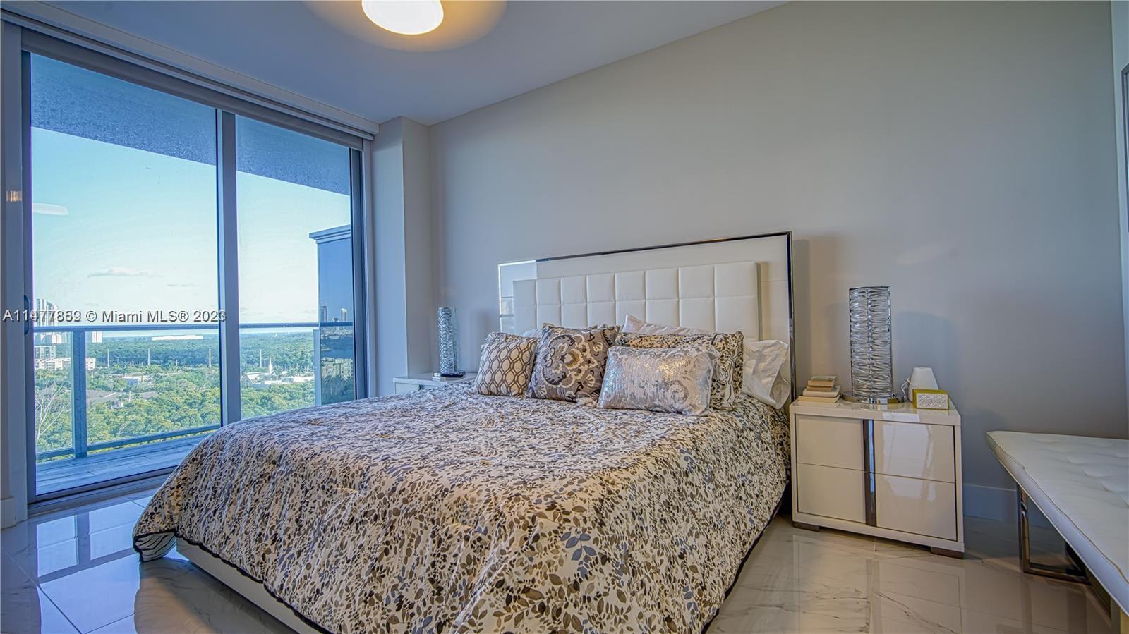 16385 Biscayne Blvd 1415 Property Photo 8